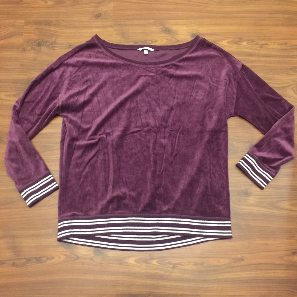 💛 Victoria's Secret Purple Velvet Sweatshirt L